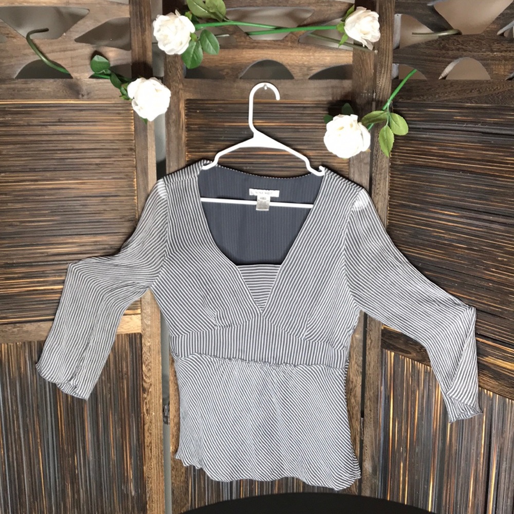 Nine west breathable blue and white top